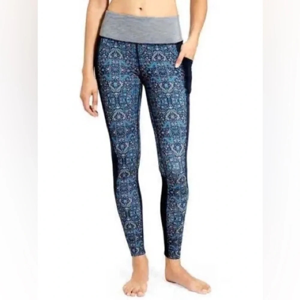 Athleta Chaturanga Town Tapestry Leggings